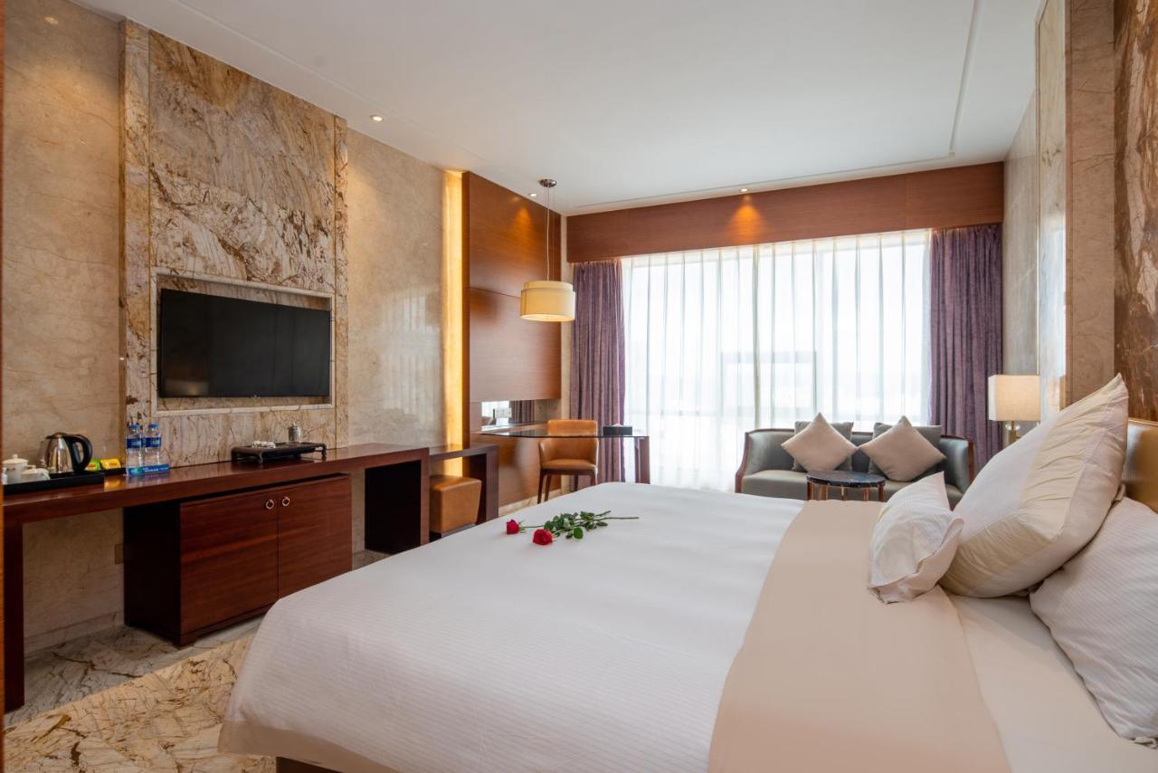 King Royal Hotel Yunfu Exterior foto