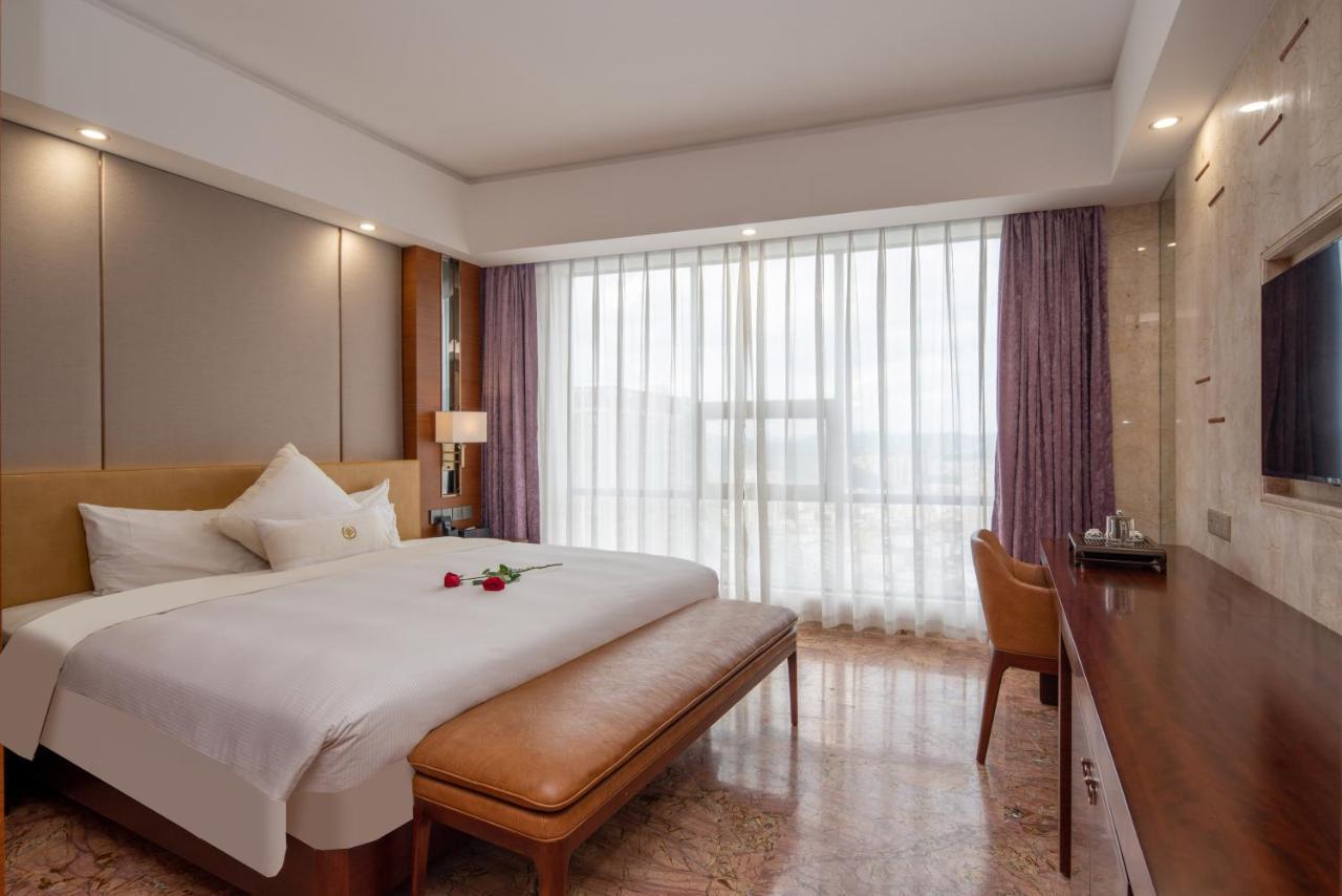 King Royal Hotel Yunfu Exterior foto