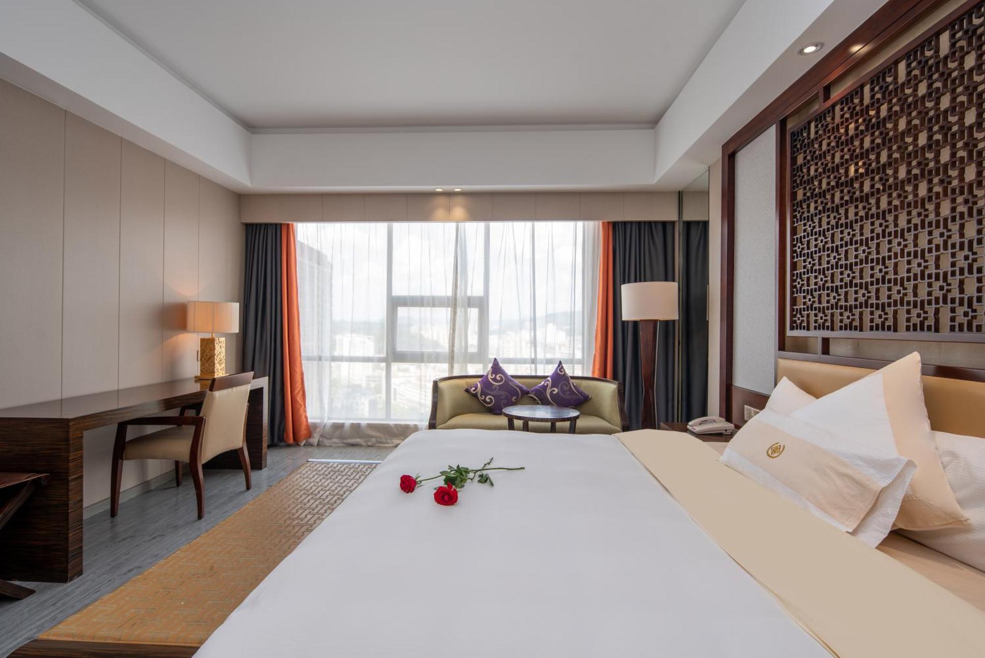 King Royal Hotel Yunfu Exterior foto